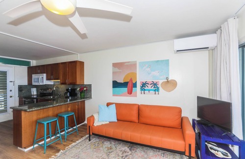 Makaha Apartment | Direct Oceanfront, Great Surfing, A/C