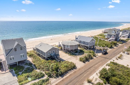 Charlestown Cabin | Direct Oceanfront on Charleston Beach!