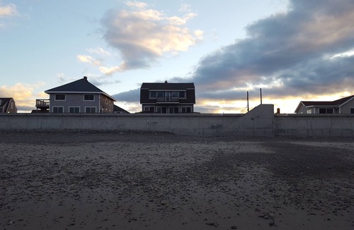 Ocean Bluff-Brant Rock House | Direct Oceanfront - Spacious 4-bedroom house in peaceful Marshfield with AC
