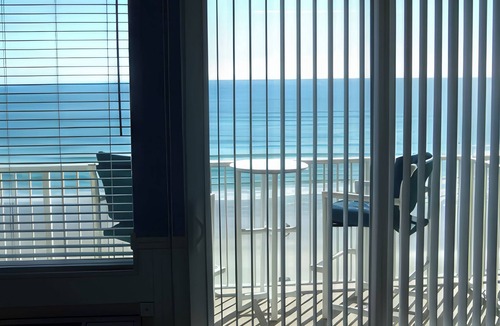 Lenox Park Apartment | DIRECT OCEANFRONT WITH SPECTACULAR VIEW FROM TOP FLOOR