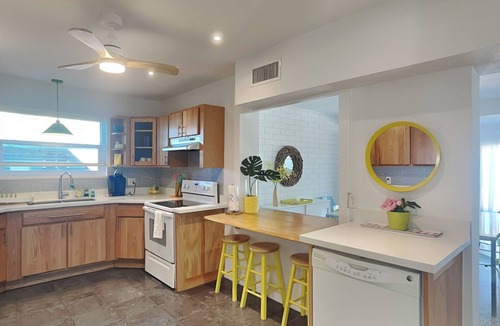 Painters Hill House | Direct Oceanfront Home w Cinnamon Beach Views