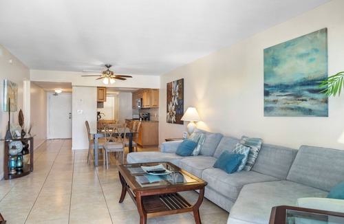 Madeira Beach Condo | Direct Oceanfront Views - Madeira Norte #110