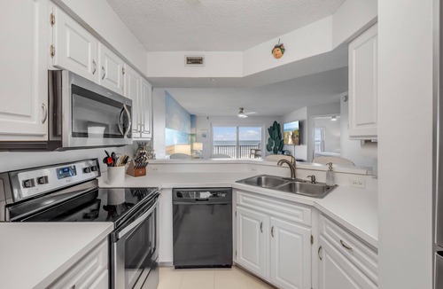 Seawinds Condo Condo | Direct oceanfront Ormond Beach 2/2 with private balcony, heated pool and garage