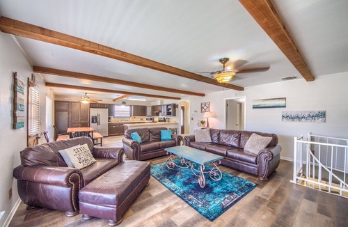 New Braunfels House | Direct River access, Guadalupe Riverfront, hammock, fire pit & Pet friendly!