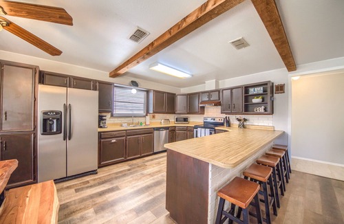 New Braunfels House | Direct River access, Guadalupe Riverfront, hammock, fire pit & Pet friendly!