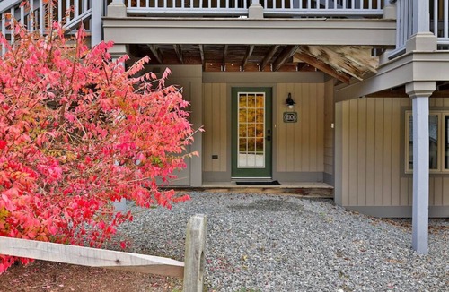 Ludlow House | Direct Ski Access from this Peaceful Ski condo at Solitude Okemo