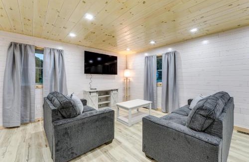 Lyons Falls House | Direct Trail Access Lyons Falls Getaway with Views!