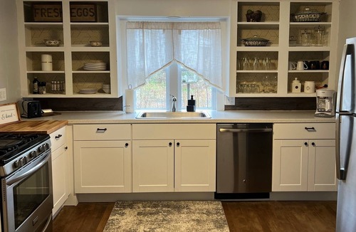 Brighton House | Direct VAST Access, In Town