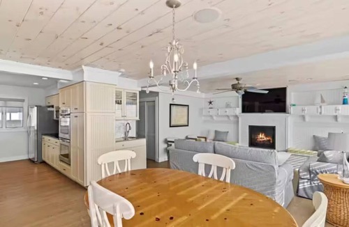 Niantic House | Direct Waterfront Beach House with Panoramic Views