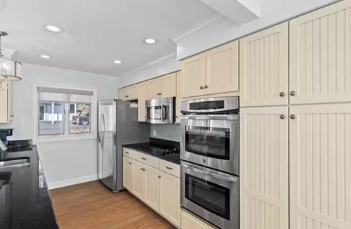 Niantic House | Direct Waterfront Beach House with Panoramic Views