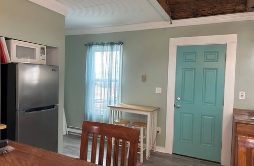 Morgan Point Cottage | Direct waterfront cottage on private sandy beach