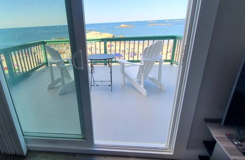 Minot House | DIRECTLY ON MINOT BEACH!!!