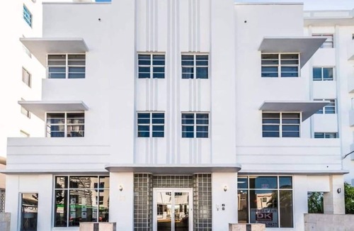 South of Fifth Apartment | Directly on the beach with Free beach lounges. Best location in South Beach!