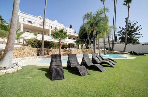 El Paraiso House | Directly on the Golf course.Huge Golf and Spa Mansion 8 min from Puerto Banus