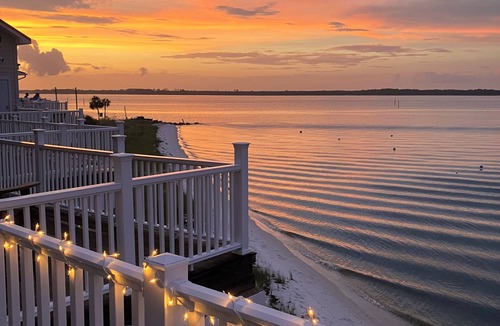 Alligator Point House | Directly on the water, great sunrise and sunset. Low prices for end of summer