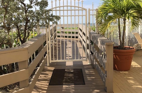 Vanderbilt Beach Condo | Directly on Vanderbilt Beach