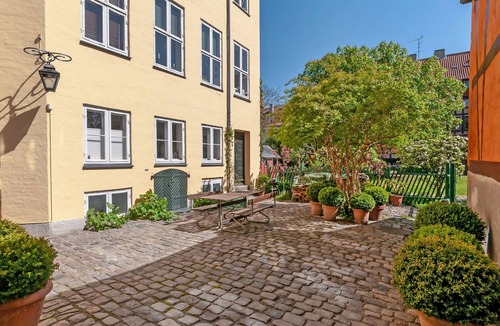 Christianshavn Apartment | Directly to the canals - Penthouse apartment 1400ft2