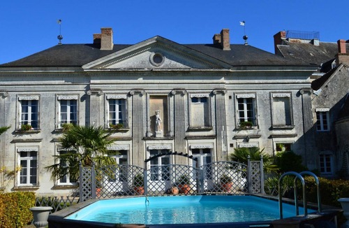 Chatillon-sur-Indre Cottage | Directoire Castle with Private Pool and Garden