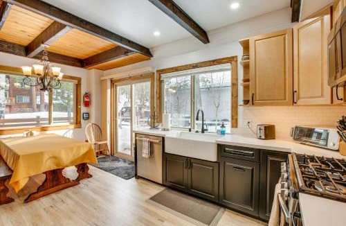 Christmas Valley House | Discount Available! Lake Tahoe Gem w/Pool Table