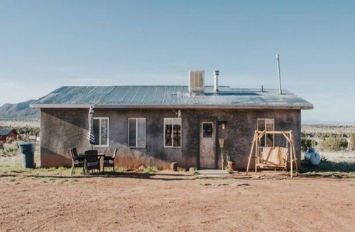 Cane Beds Cottage | *DISCOUNT* RUSTIC LITTLE HOUSE