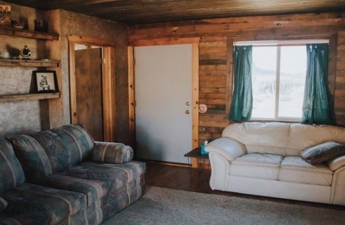 Cane Beds Cottage | *DISCOUNT* RUSTIC LITTLE HOUSE