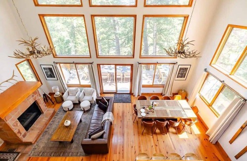 Summit Park House | Discount Specials! Park City Cabin + Hot Tub + Fire Pit - Sleeps 14