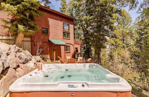 Summit Park House | Discount Specials! Park City Cabin + Hot Tub + Fire Pit - Sleeps 14