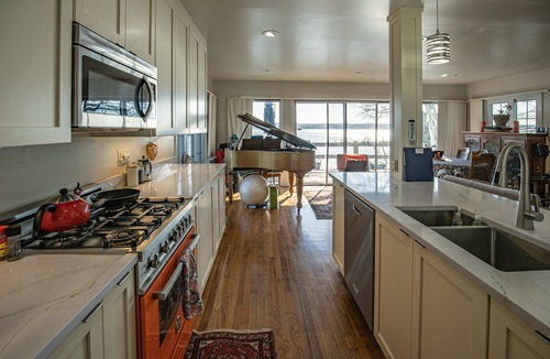 Canandaigua House | Discount Stay for Mother's DayHobart/UoR Graduation! Waterfront home/Pets