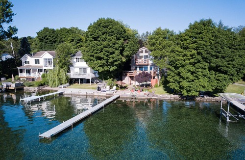 Canandaigua House | Discount Stay for Mother's DayHobart/UoR Graduation! Waterfront home/Pets