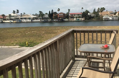 Corpus Christi Condo | Discounted 30 Day Minimum Stay. 2bd. 2bth. Private 2nd floor Condo & balconies.