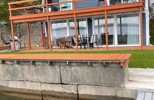 Romulus Cottage | Discover Cayuga Lake waterfront cottage charm