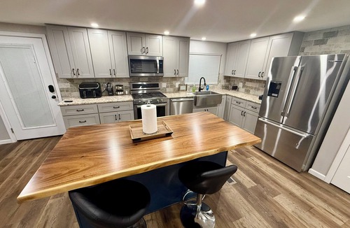 Goodland House | Discover comfort & convenience w spacious 3bed/2bath home located just off I-70