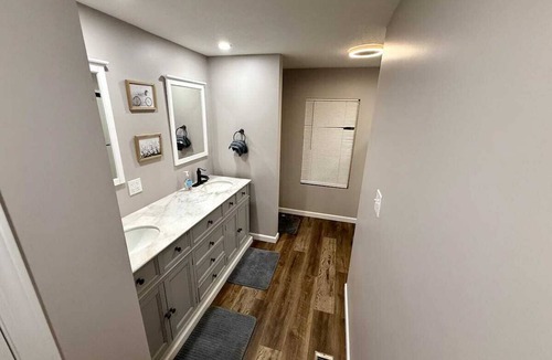 Goodland House | Discover comfort & convenience w spacious 3bed/2bath home located just off I-70