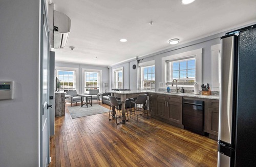 Conway Condo | Discover Conway Trendy Downtown Loft