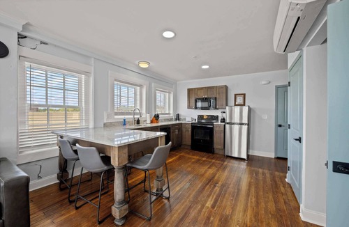Conway Condo | Discover Conway Trendy Downtown Loft