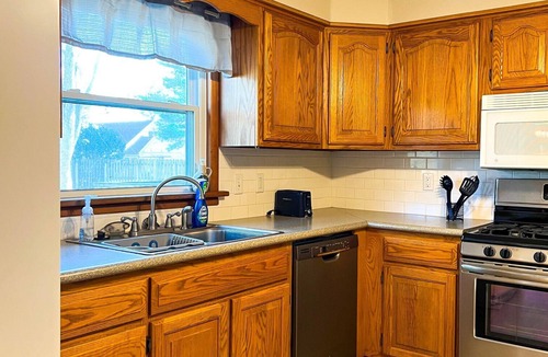 Decatur House | Discover Decatur in this 3 BR 2 BA Weekend Getaway