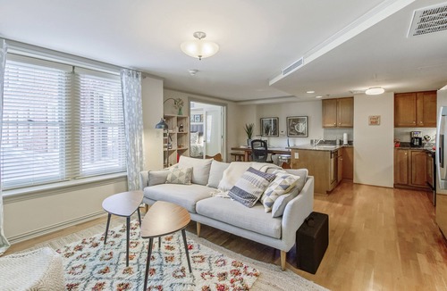 Midtown Apartment | Discover downtown charm, just a 3-min drive to the fair!