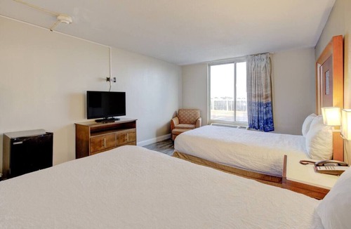 Duncanville Hotel | Discover Duncanville Charm from a Comfortable 4-Room Stay w/Free Parking