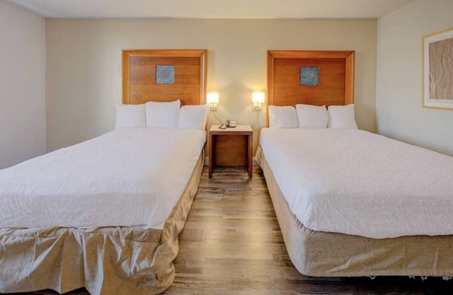Duncanville Hotel | Discover Duncanville Charm from a Comfortable 4-Room Stay w/Free Parking