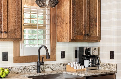 Talking Rock Cabin | Discover Elevated Wellness Pool, Sauna, Hot-Tub