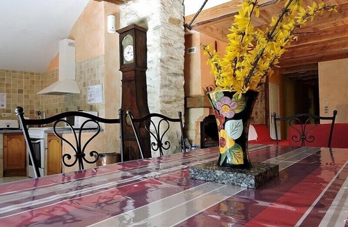 Montredon-Labessonnie Cottage | Discover our gîte for everyone: spacious, comfortable and accessible!