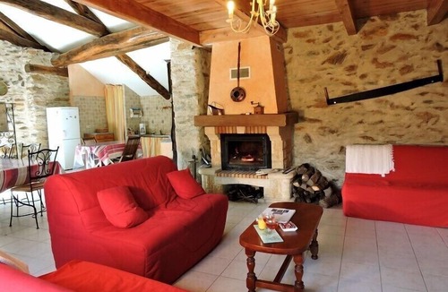 Montredon-Labessonnie Cottage | Discover our gîte for everyone: spacious, comfortable and accessible!