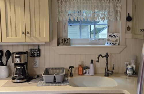 Mount Gretna Heights Cottage | ​Discover Gretna Lake Magic: Private Wooded Oasis