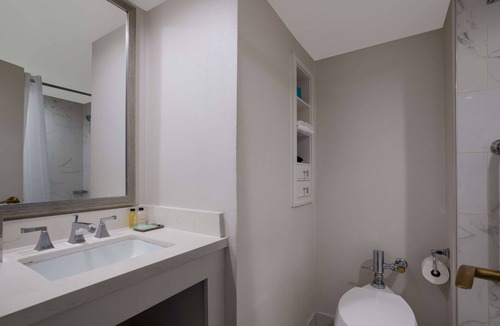 French Quarter Hotel | Discover Historic Homes in French Quarter! Pets Allowed, 4 onsite bars!