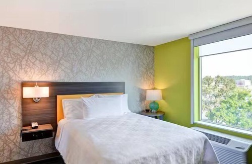 Lake Hamilton Hotel | Discover Hot Springs' Hidden Gem! Pets Allowed, Free Breakfast, Free Parking