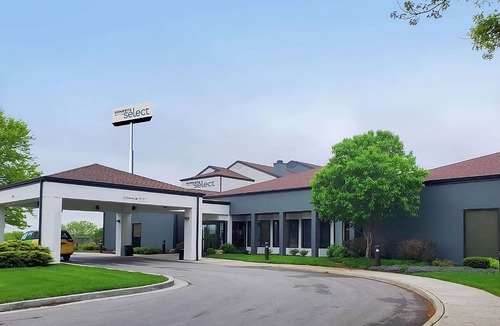 South Kansas City Hotel | Discover Kansas City! 2 Pet-Friendly Units, Short Drive To Nelson Atkins Museum!