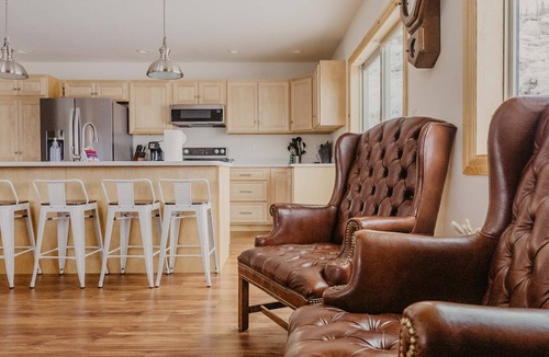 Granby House | Discover Lake Granby steps away