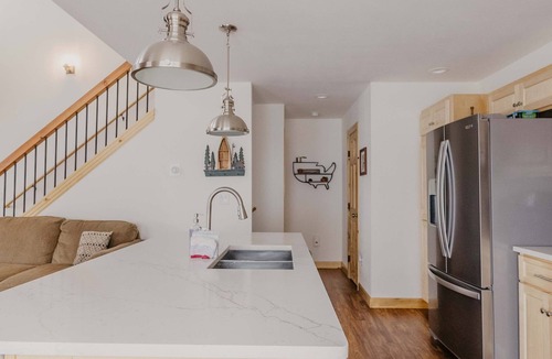 Granby House | Discover Lake Granby steps away