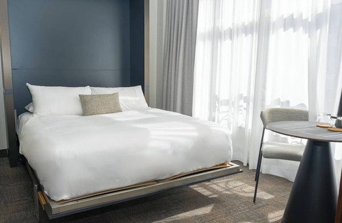 Old Montreal Hotel | Discover Old Montreal’s Magic with a Suite Behind Notre-Dame - 3 Units!