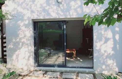 Le Plessis-Robinson Apartment | Discover our comfortable studio, nestled in a quiet neighborhood 20 minutes from Paris.